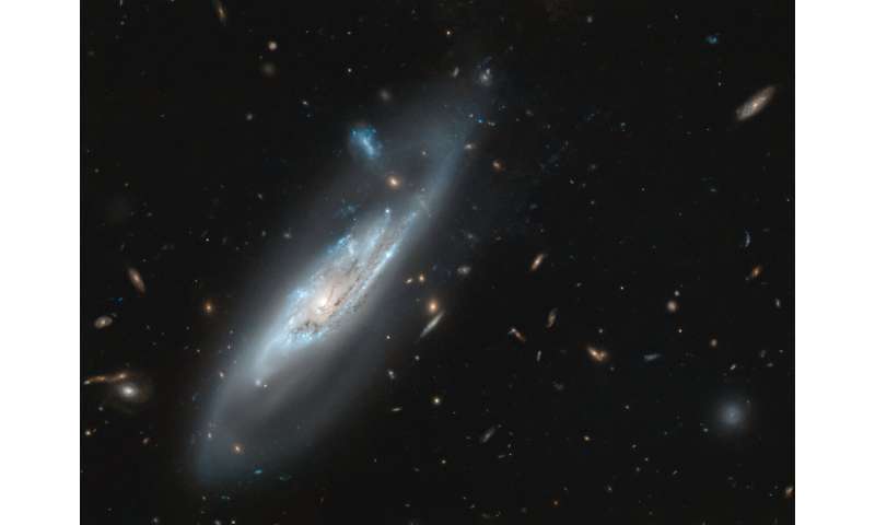 Hubble snaps ghostly galaxy