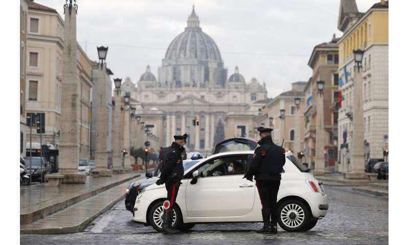 Italy enters Christmas lockdown amid signs of resurgence thumbnail