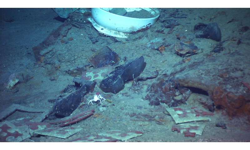 Plan to retrieve Titanic radio spurs debate on human remains