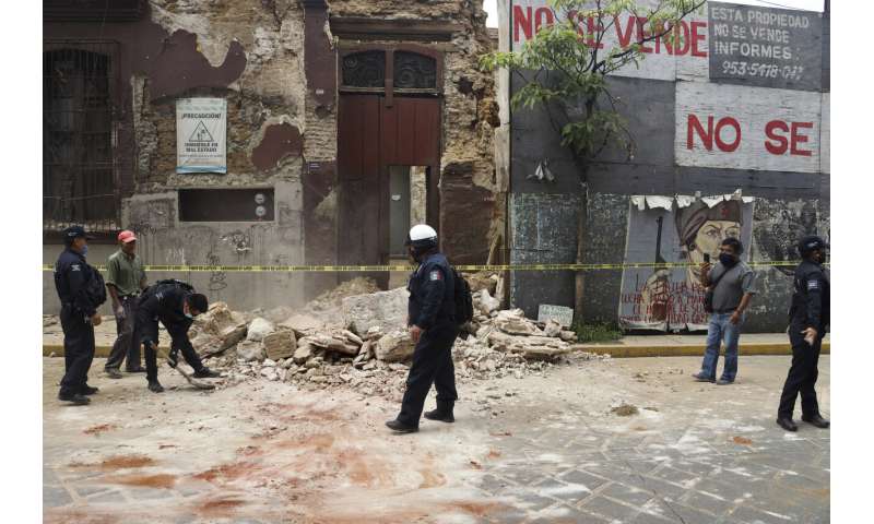 Powerful earthquake shakes southern, central Mexico