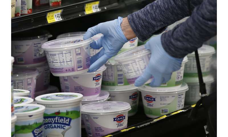 Wiping down groceries? Experts say keep risk in perspective thumbnail
