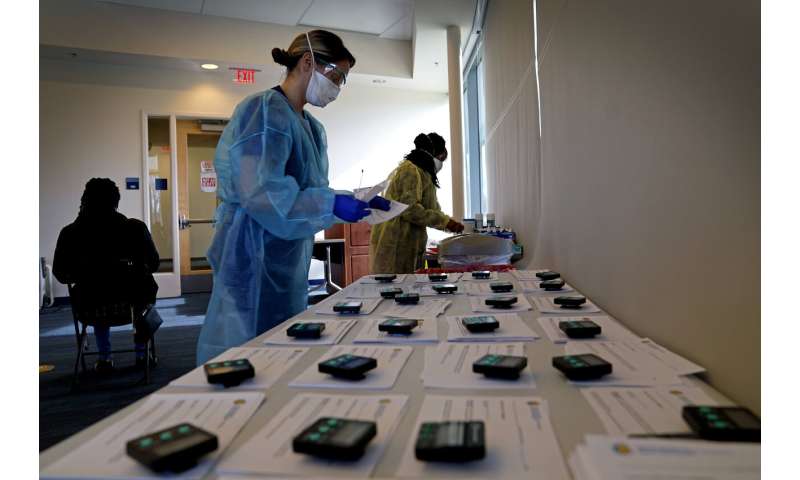Calls grow for US to rely on rapid tests to fight pandemic