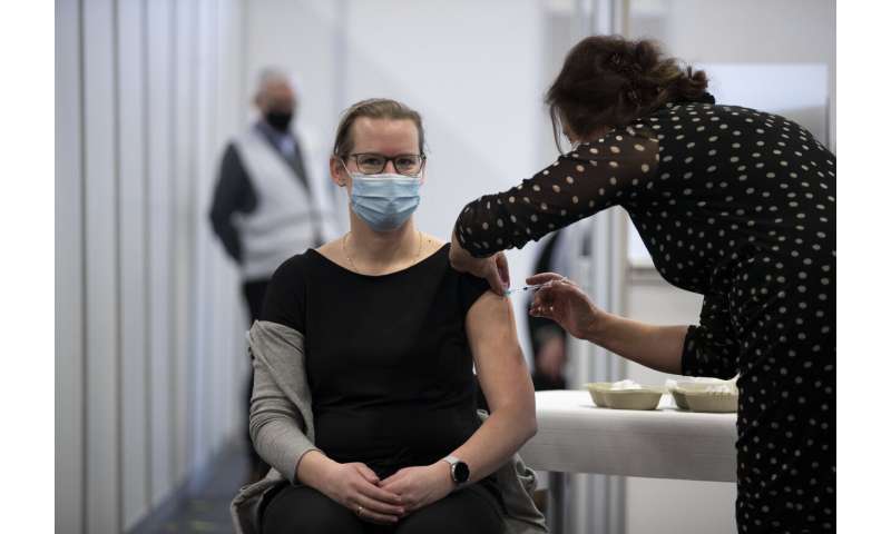 Dutch see new coronavirus infections fall, credit lockdown