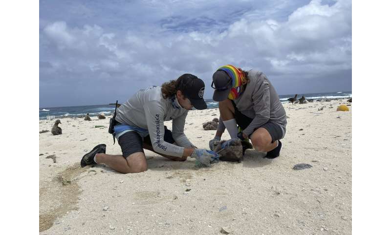 Expedition hauls tons of plastic out of remote Hawaii atolls