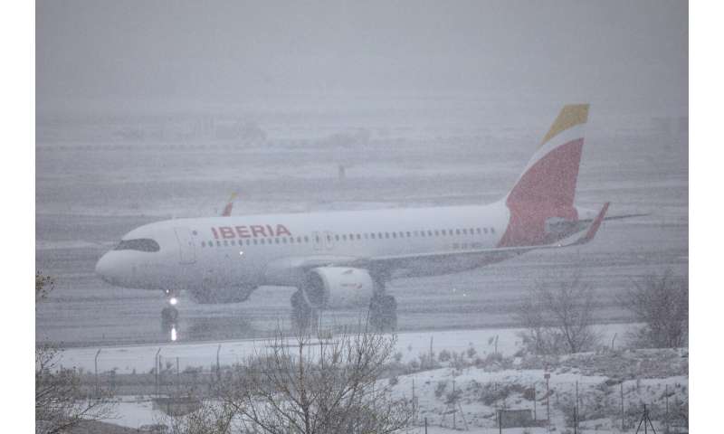 Unusual snow kills 4, brings much of Spain to a standstill