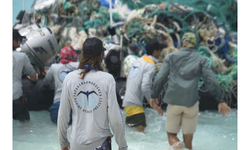 Expedition hauls tons of plastic out of remote Hawaii atolls