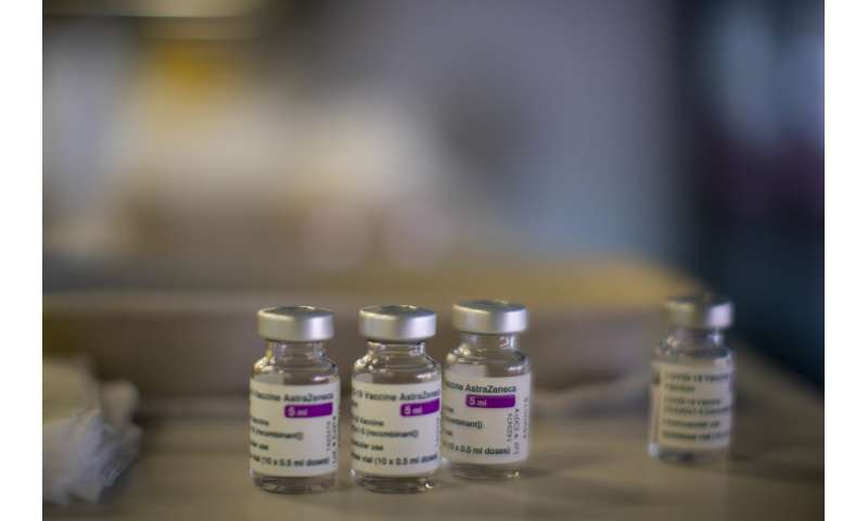 Spaniards line up for AstraZeneca amid concerns over vaccine