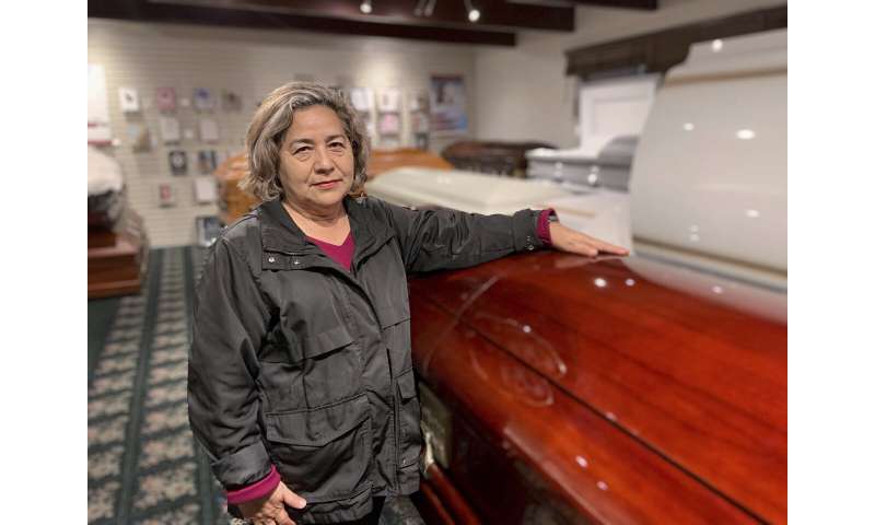 California funeral homes run out of space as COVID-19 rages