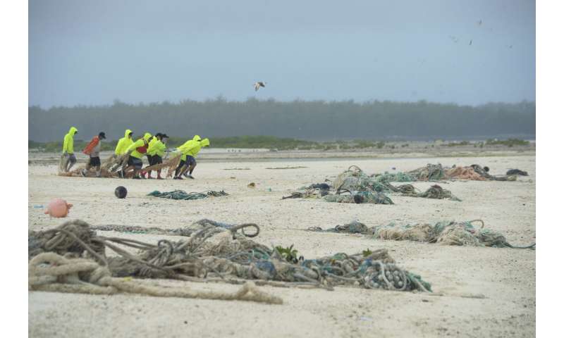 Expedition hauls tons of plastic out of remote Hawaii atolls