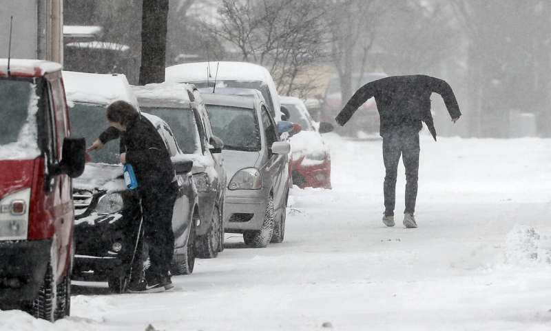 Snow, ice disrupt transport in central, northern Europe