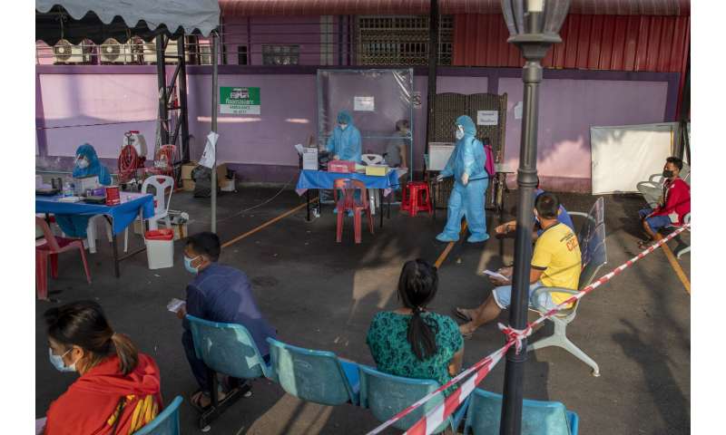 泰国争先恐后地遏制爆发，安全疫苗