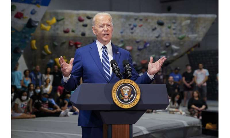 Biden marks the progress of the vaccine, thanks to the troops before the holidays