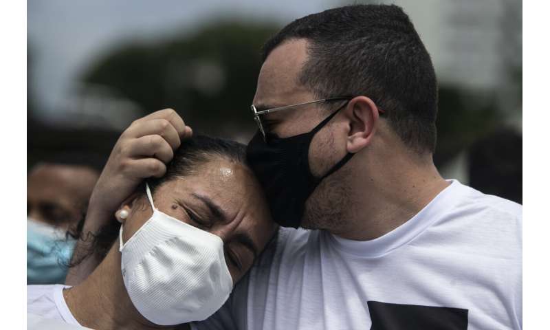 Brazil weekly COVID-19 death toll at lowest since April 2020