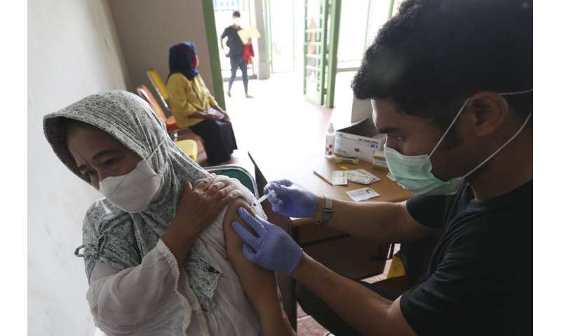 Concerns rise over Indonesia's sputtering COVID vaccinations
