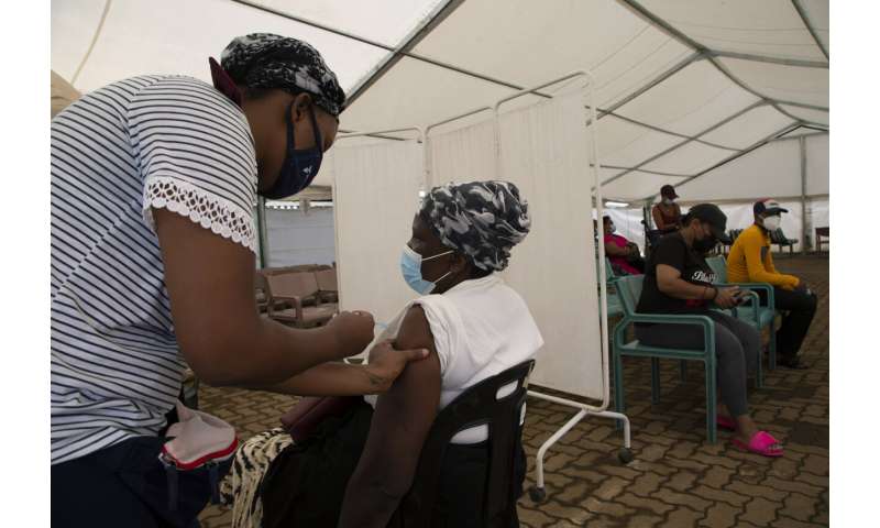 Doctor: Many South Africans ill in surge have mild symptoms