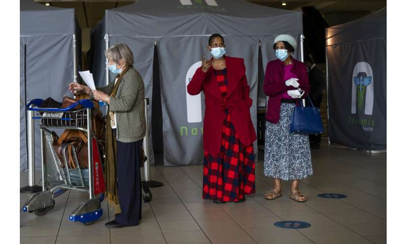 Doctor: Many South Africans ill in surge have mild symptoms