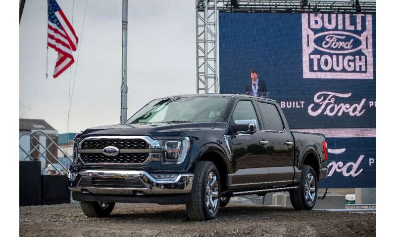 Ford rapporteerde een lagere autoverkopen in de VS in het vierde kwartaal, daarbij verwijzend naar een aanhoudende treffer van een productiestop in de lente veroorzaakt door t