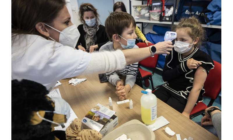 France seeks to avoid a lockdown with tougher vaccine rules