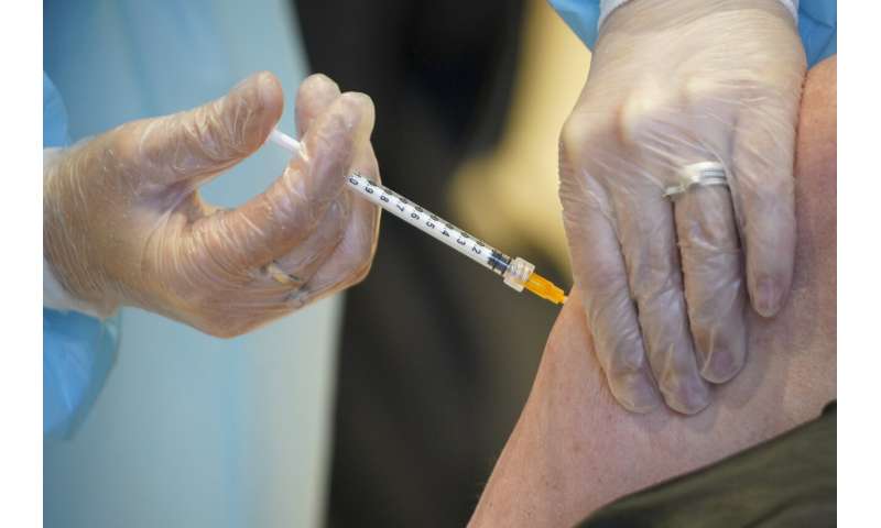 德国，其他国家坚持使用阿斯利康的疫苗，而有些国家则暂停了