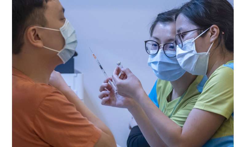香港疫苗接种运动努力获得公众信任