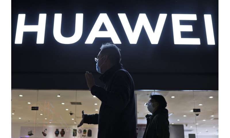 Huawei to roll out its own operating system to  smartphones