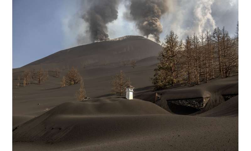 Lava flow from Spanish island volcano likened to a tsunami