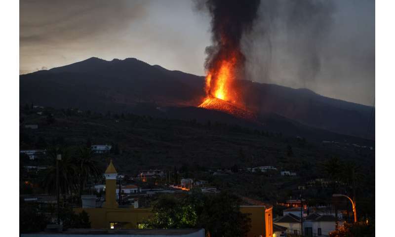 Lava spread raises fears of more damage on Spanish island