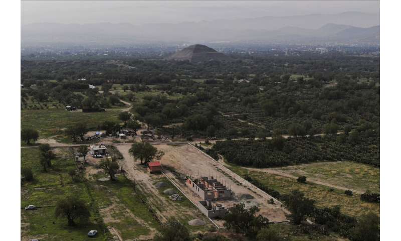 Mexico raids building project next to Teotihuacán pyramids