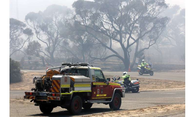 Residents in several Perth suburbs have been warned to be on watch as firefighters battle the blaze