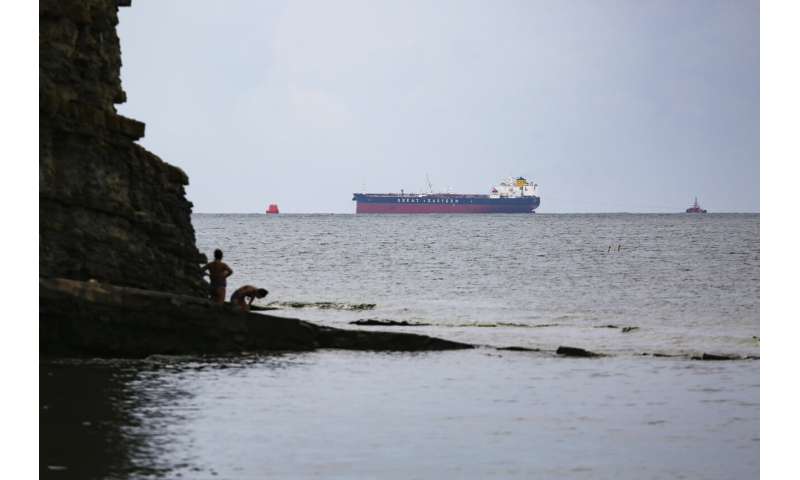 Russian investigators probe big Black Sea oil spill