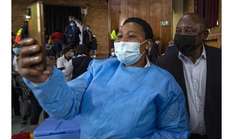 South Africa launches drive to vaccinate 500,000 in 2 days