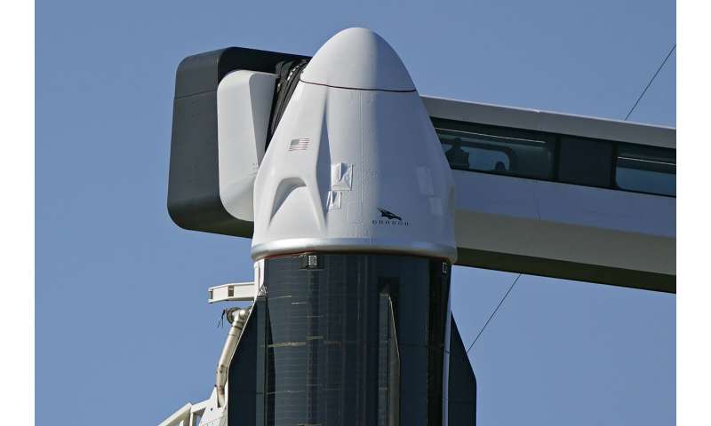 SpaceX aiming for night launch of 4 on 1st private flight