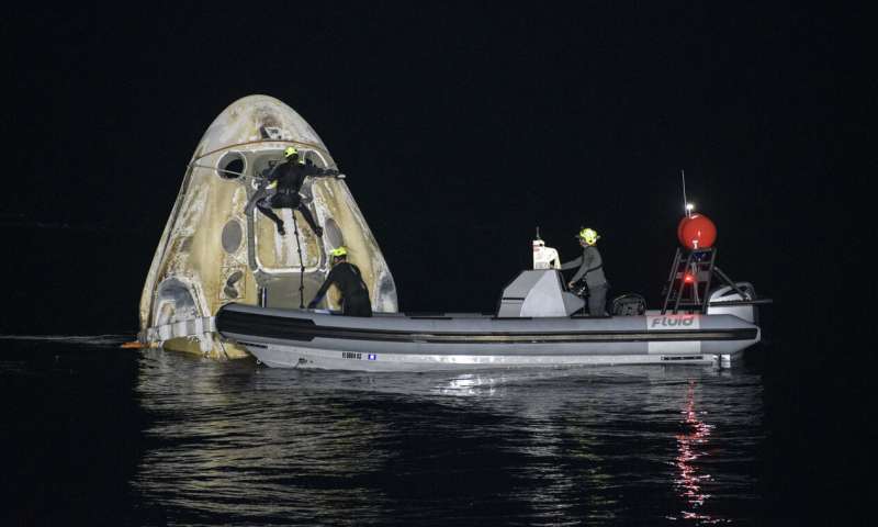 SpaceX returns 4 astronauts to Earth; rare night splashdown