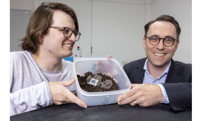 The biodegradable battery