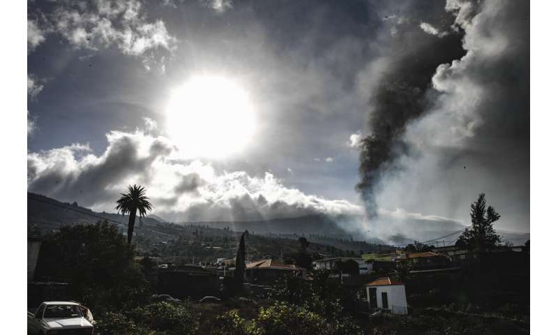 Toxic gas, new rivers of molten lava endanger Spanish island