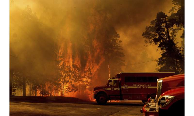 With wildfire threatening, Lake Tahoe prepares for emergency