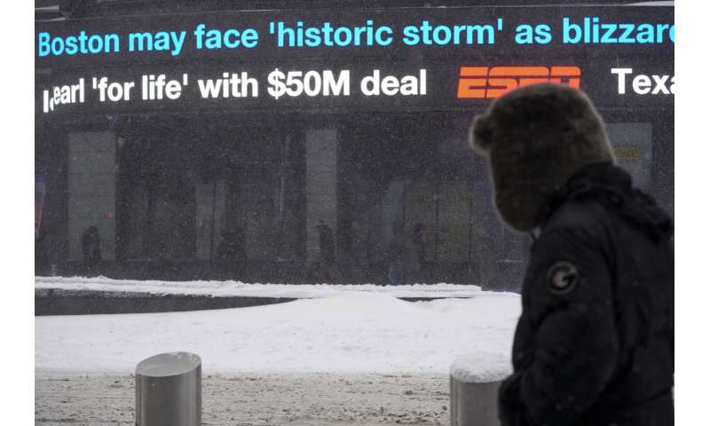 Blizzard buffets East Coast with deep snow, winds, flooding