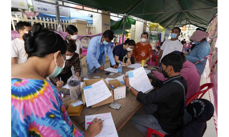 Cambodia vaccinating ages 3-4 to fight omicron outbreak