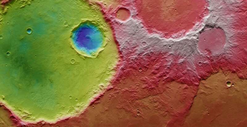 Craters and cracks on Mars' Terra Sirenum region
