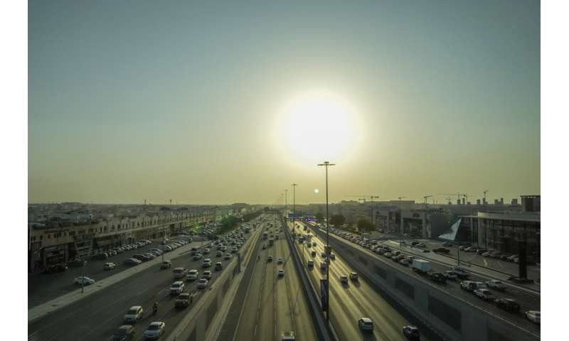 Qatar, rico en energía, enfrenta riesgos climáticos en rápido aumento en casa