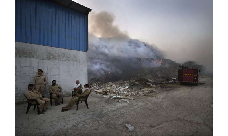 Indian capital engulfed in smoke after landfill catches fire