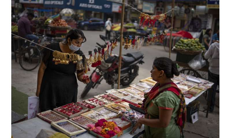 Mask mandates return in New Delhi as COVID-19 cases rise