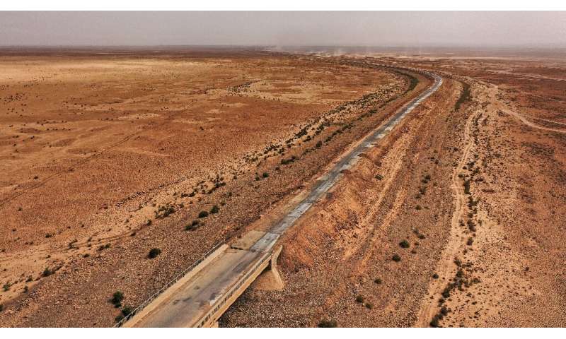 Motorists no longer need the asphalted road that used to bridge Lake Hamrin, they can simply drive across the dried out lakebed