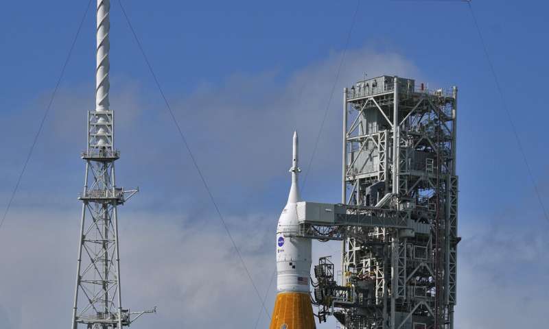 NASA: Cohete lunar soportó huracán, listo para primer vuelo de prueba
