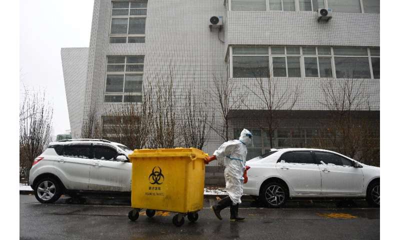 Los datos a nivel nacional no están disponibles, pero Shanghai dijo que generó 68,500 toneladas de desechos médicos el mes pasado.