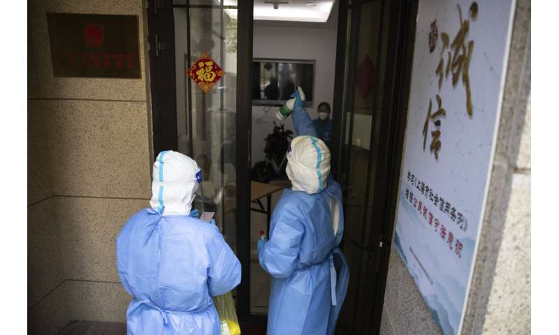 Shanghai reporta primeras muertes por brote actual de COVID-19