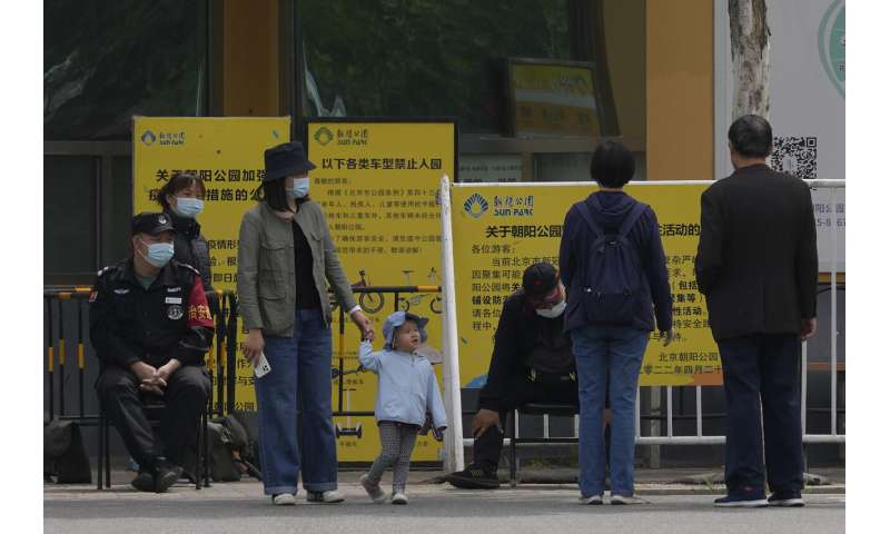 Shanghai tightens lockdown despite falling COVID cases