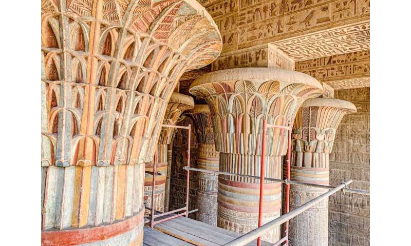 Mısır Tapınağında 2000 Yıllık Tozun Sakladığı Tavan Freskleri Ortaya Çıkarıldı