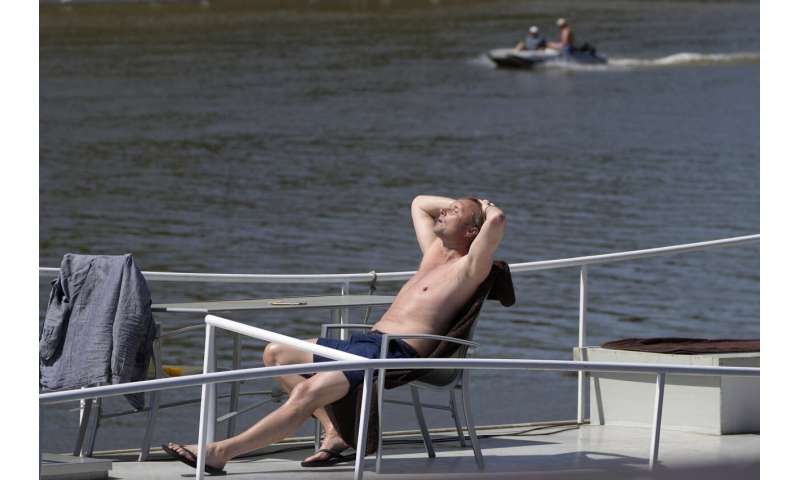 UK issues 1st-ever 'red' warning for hot weather next week