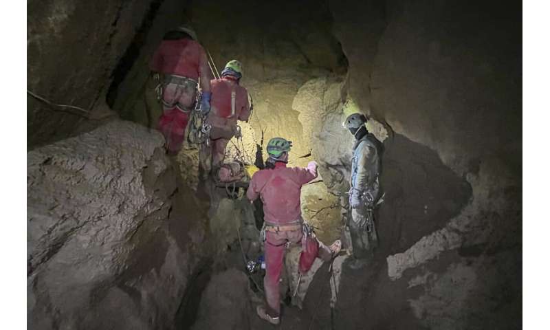 American researcher has been rescued from deep Turkish cave more than a week after he fell ill